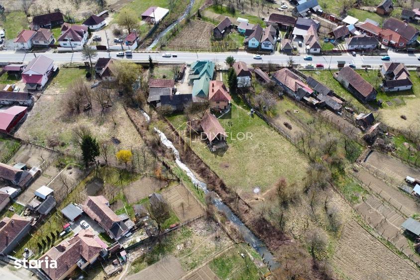Casă cu 4 camere cu Teren 9600 Mp în Vânători