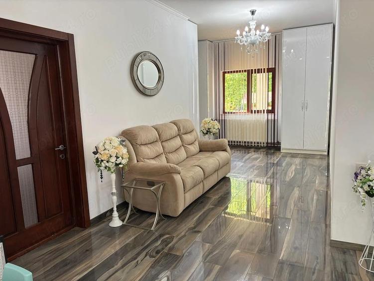 Casă cu 8 camere cu Teren 4000 Mp în Bălnaca