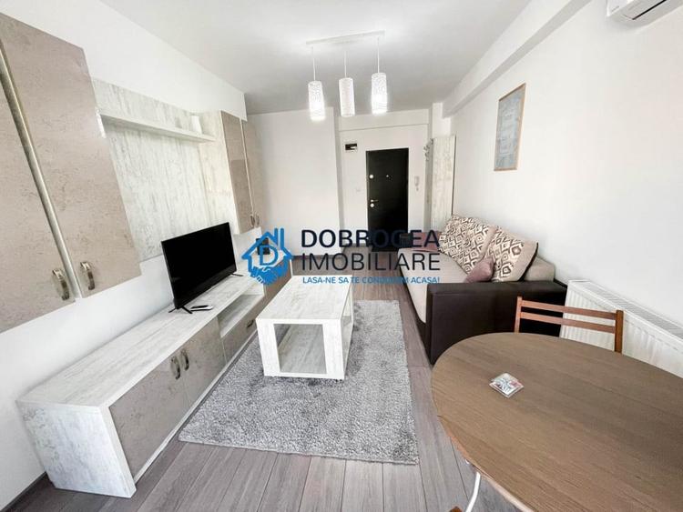 Apartament cu 3 camere decomandat, mobilat în C5