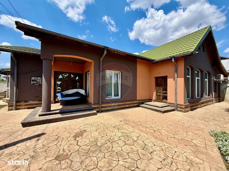 Casă cu 4 camere cu Teren 557 Mp în Central