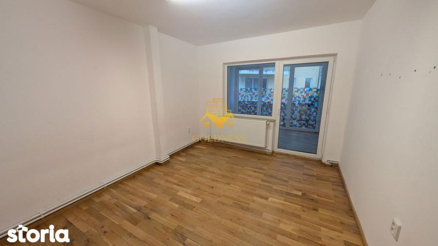 Casă cu 9 camere cu Teren 2000 Mp în Andrei Mureșanu