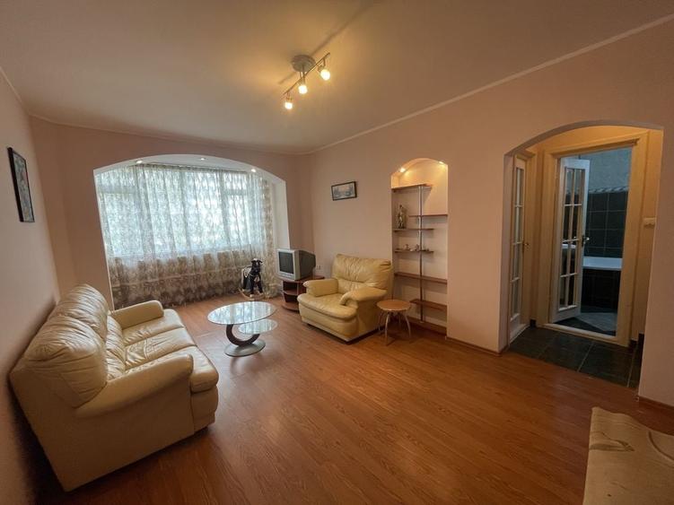 Apartament cu 3 camere semidecomandat în Țiglina 1
