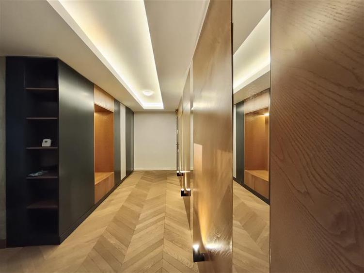 Apartament cu 2 camere semidecomandat, mobilat în Central