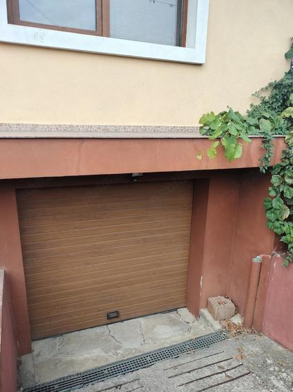Casă cu 8 camere cu Teren 550 Mp în Pantelimon