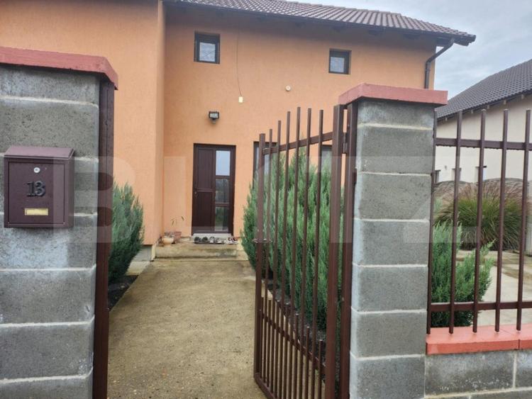 Casă cu 4 camere cu Teren 560 Mp în Central