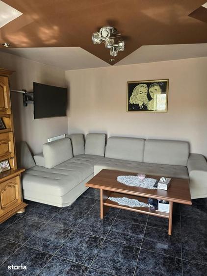 Apartament cu 4 camere decomandat în Micro 16