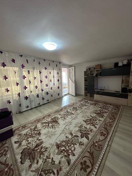 Casă individuală cu 6 camere cu Canalizare în Ovidiu