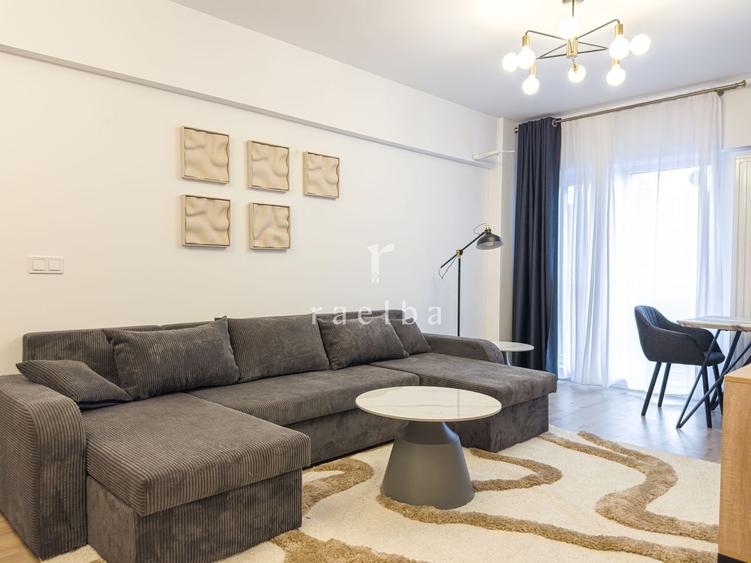 Apartament cu 3 camere semidecomandat, mobilat în Pipera
