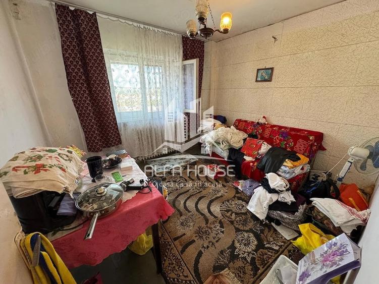 Apartament cu 3 camere semidecomandat în Govândari