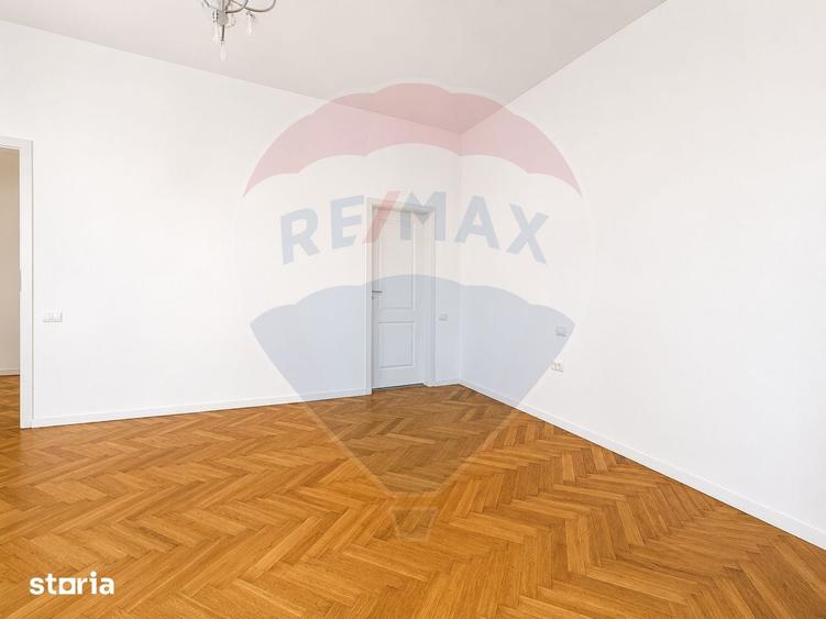 Apartament cu 4 camere în Centrul Istoric