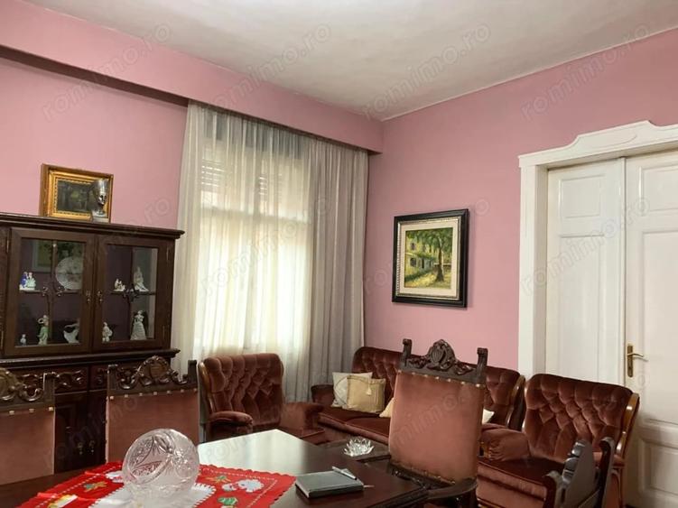 Casă cu 4 camere cu Teren 347 Mp în Sinaia