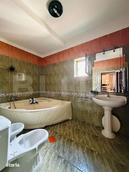 Casă cu 9 camere cu Teren 868 Mp în Micro 1
