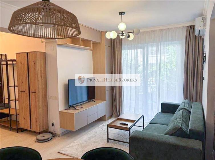 Apartament cu 2 camere semidecomandat, mobilat în Pipera