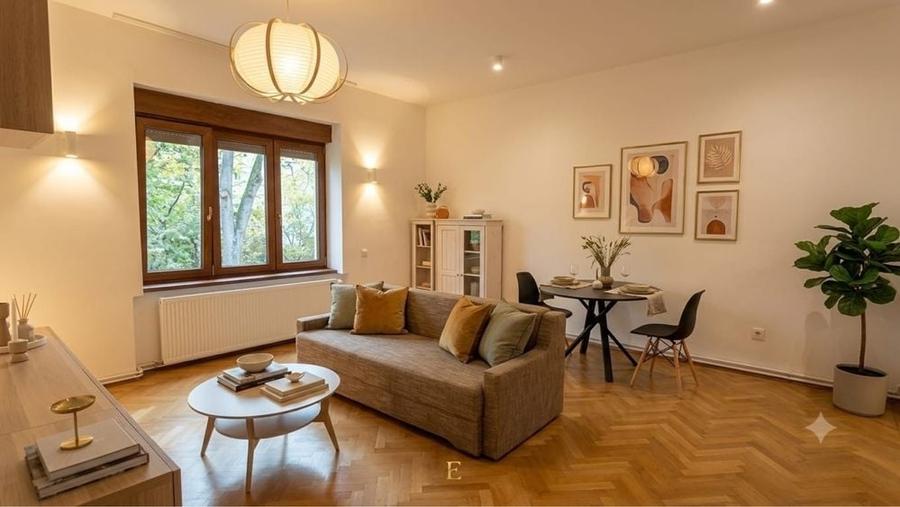 Apartament cu 2 camere nedecomandat în Sub Arini