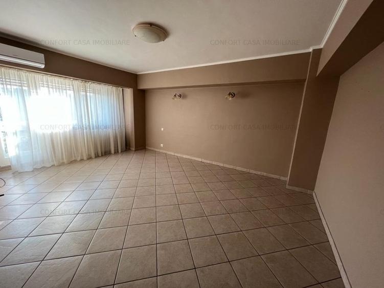 Apartament cu 3 camere decomandat în Unirii