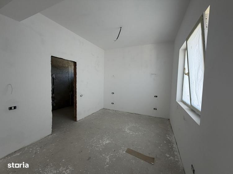 Casă cu 4 camere în Domnești