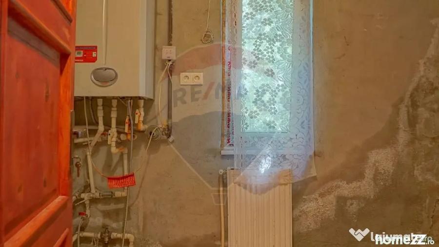 Casă cu 5 camere cu Teren 511 Mp în Bran