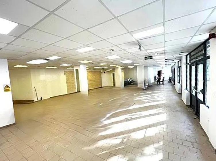 SPATIU COMERCIAL STRADAL, SE POATE COMPARTIMENTA INTRE 50 - 400 mp - 4