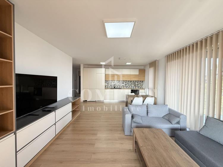 Apartament cu 3 camere semidecomandat, mobilat în Zorilor