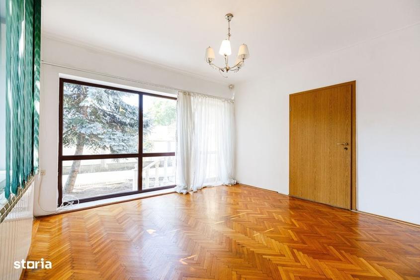 Casă cu 4 camere cu Teren 575 Mp în Lipovei