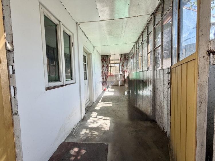 Casă cu 3 camere cu Teren 251 Mp în Andronache