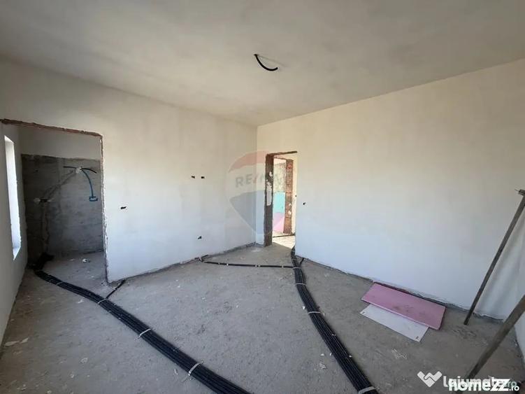 Casă cu 4 camere cu Teren 470 Mp în Câmpineanca