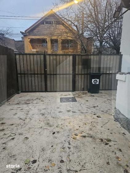 Casă cu 5 camere cu Teren 530 Mp în Lipovei