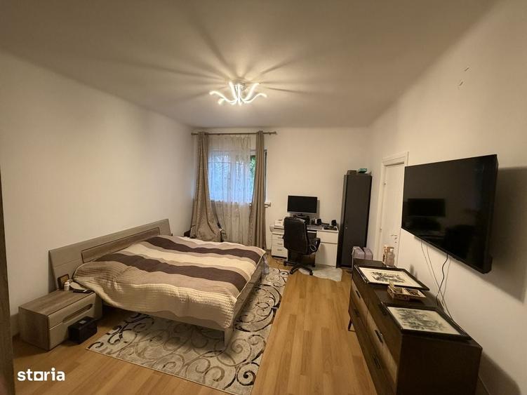 Apartament cu 3 camere semidecomandat în Gara de Nord