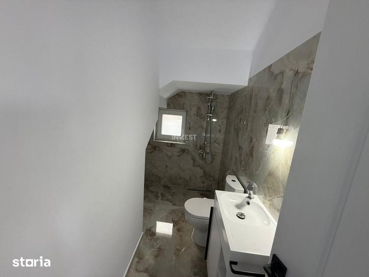 Casă cu 5 camere cu Teren 250 Mp în Valea Lupului