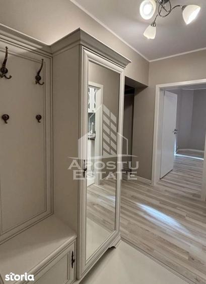 Apartament cu 3 camere, mobilat în Central