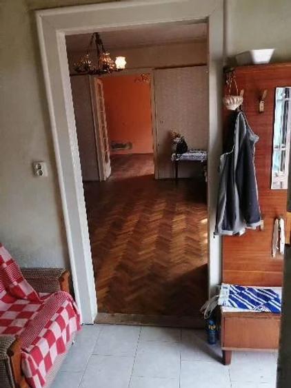Casă cu 2 camere cu Teren 506 Mp în Plopi