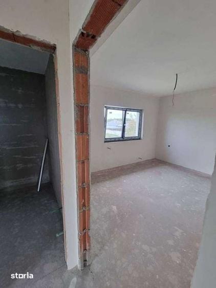 Casă cu 4 camere decomandat cu Teren 120 Mp în Central