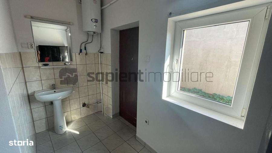 Spațiu comercial, de 64 mp, în Central