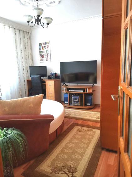 Apartament cu 2 camere decomandat în 1 Mai