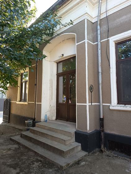 Casă cu 3 camere în Central