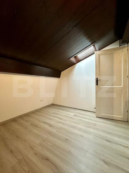 Apartament cu 4 camere decomandat, mobilat în Cloșca