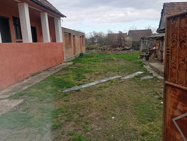 Casă individuală cu 2 camere cu Teren 802 Mp în Târnava