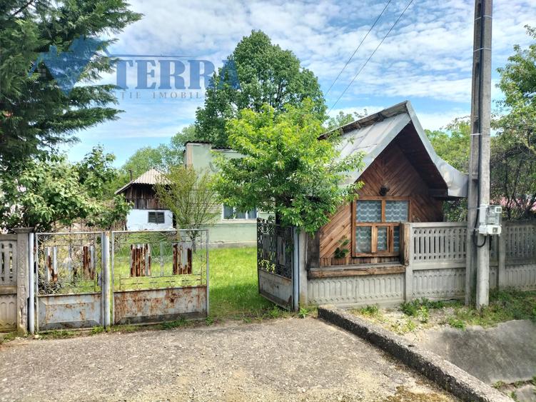 Casă individuală cu 4 camere cu Teren 2300 Mp în Stâlpeni