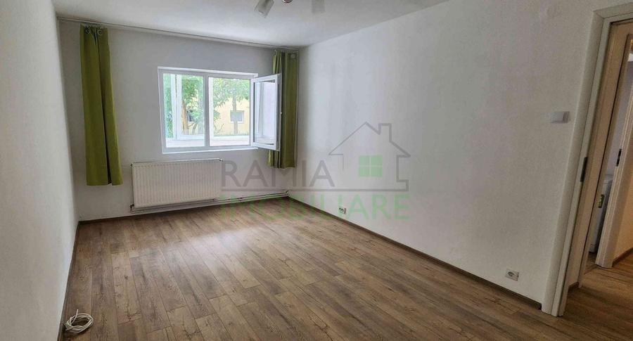 Apartament cu 2 camere decomandat în 13 Decembrie
