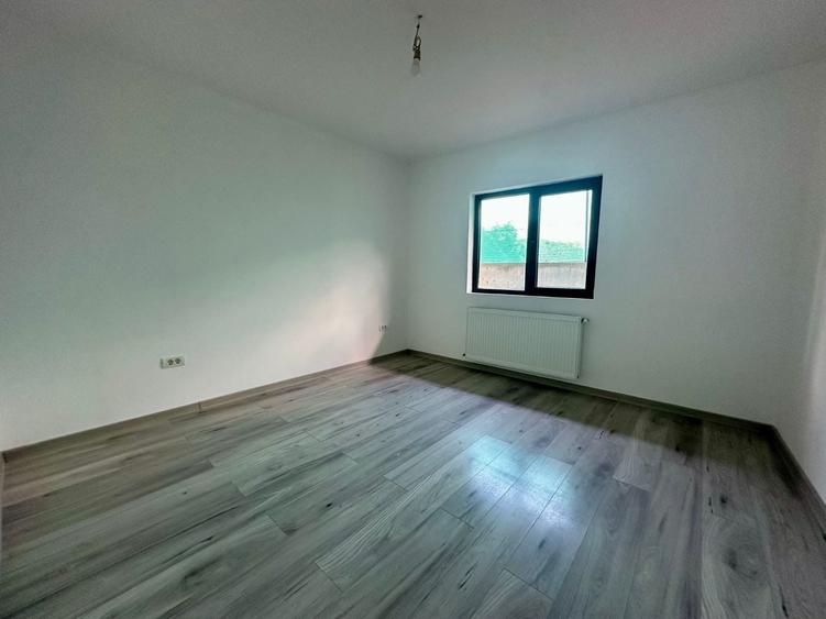 Casă cu 3 camere în Pantelimon