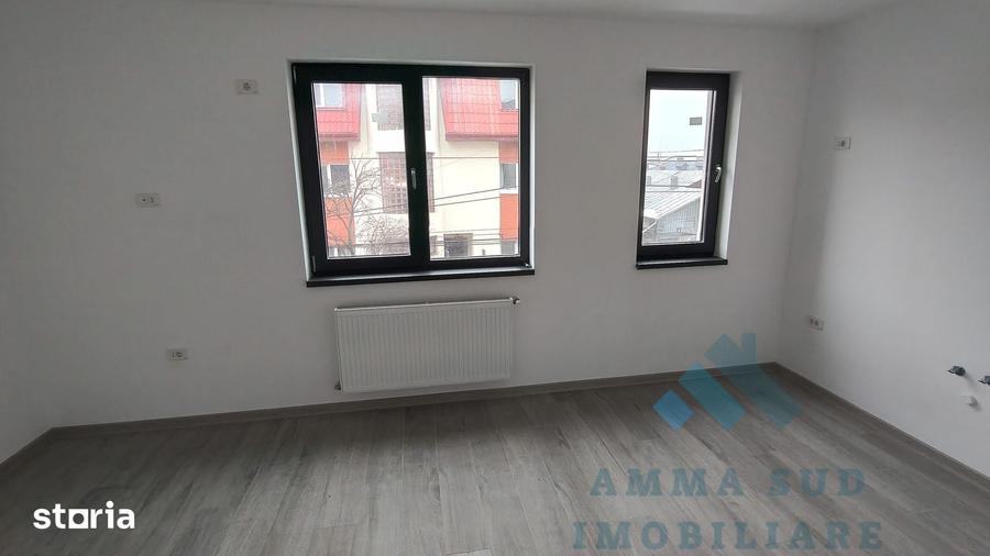 Casă cu 5 camere cu Teren 300 Mp în Apărătorii Patriei