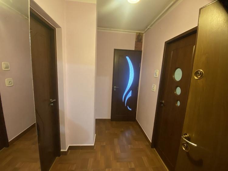 Apartament cu 2 camere semidecomandat în Răcădău
