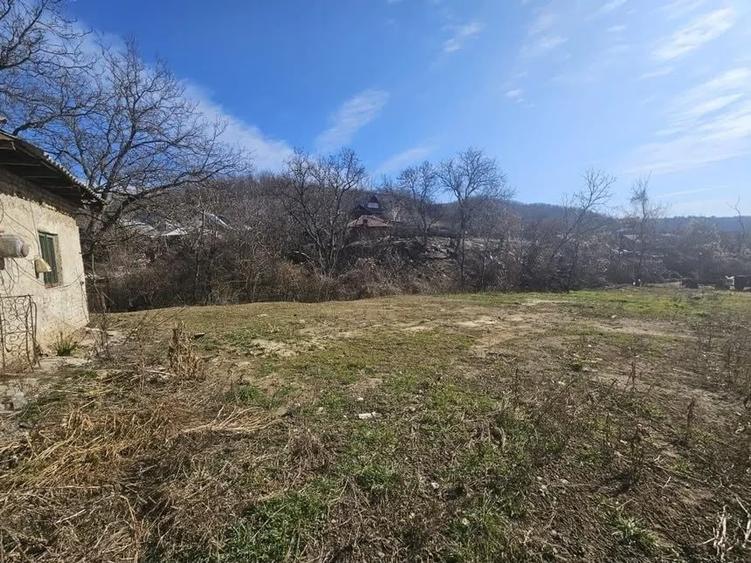Casă cu 2 camere în Boteni