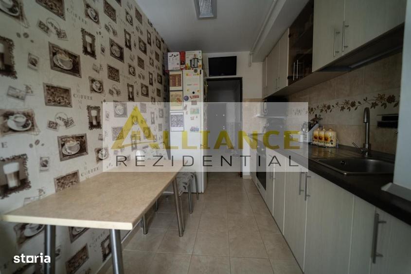 Apartament cu 3 camere decomandat în Central — fotografia 1