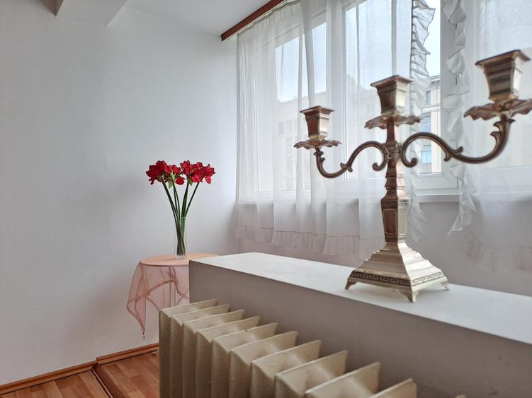 Apartament cu 2 camere semidecomandat în Universitate