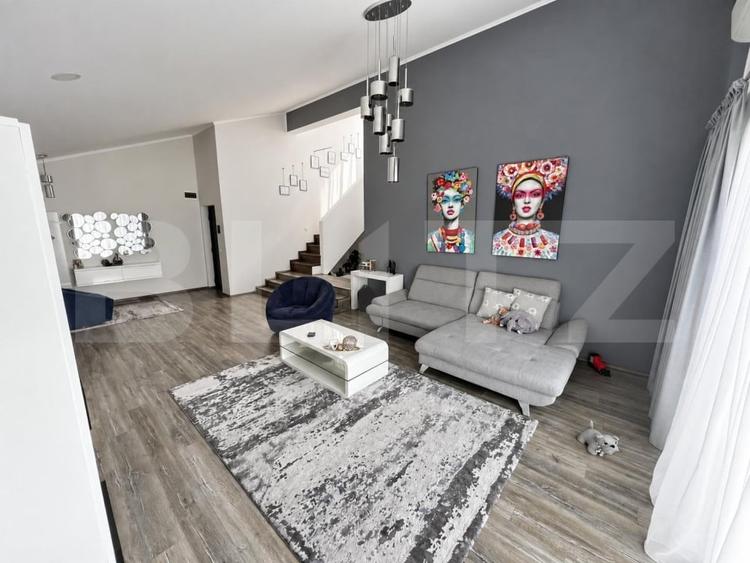 Apartament cu 4 camere decomandat, mobilat în Florilor