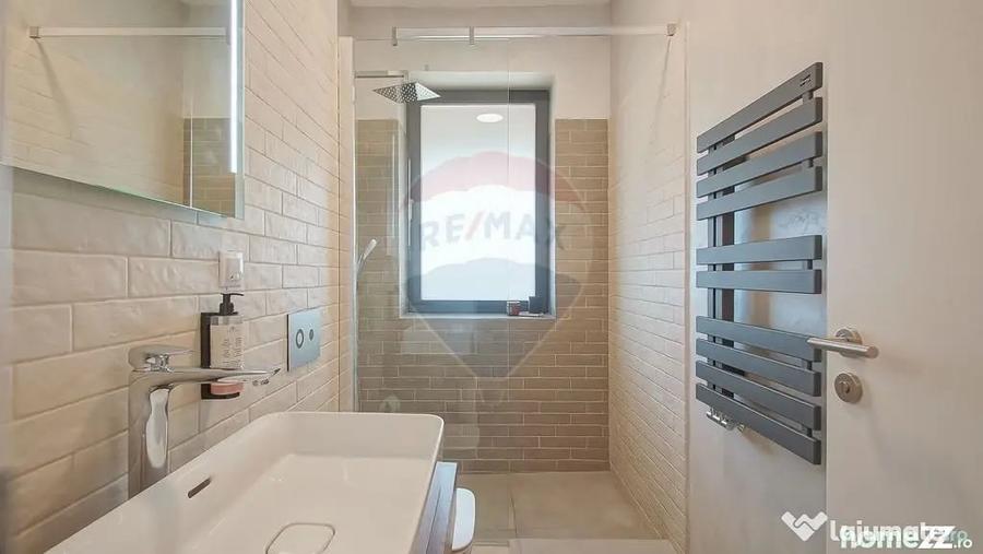 Apartament cu 3 camere decomandat în Drumul Poienii