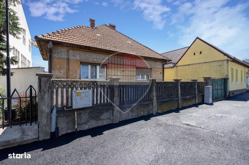 Casă cu 3 camere în 13 Decembrie