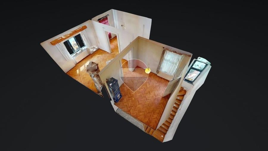 Apartament cu 3 camere semidecomandat în Centrul Istoric