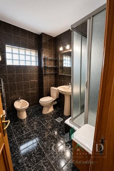 Casă individuală cu 5 camere cu Canalizare în Gheorgheni